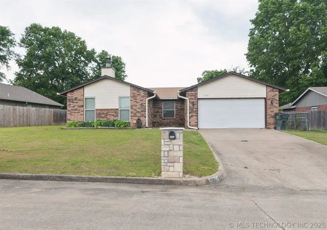 Homes for sale in Okmulgee, OK | 2307 E Fieldstone St, Okmulgee, OK 74447 | MLS# 2616548