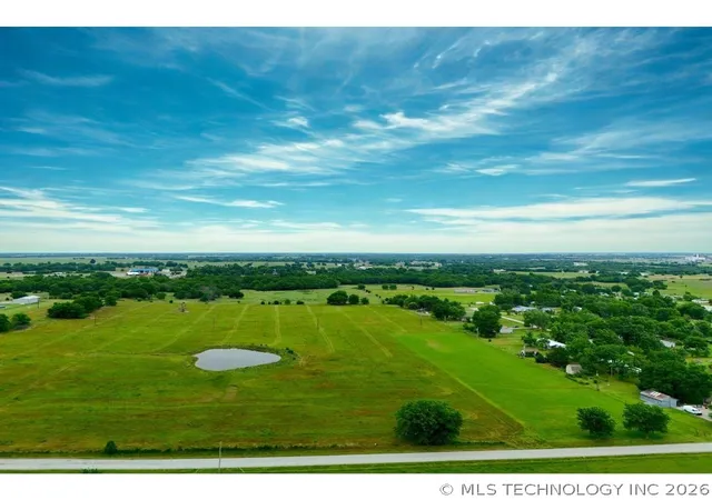 Homes for sale in Oologah, OK | 12 E 420 Rd, Oologah, OK 74053 | MLS# 2618163