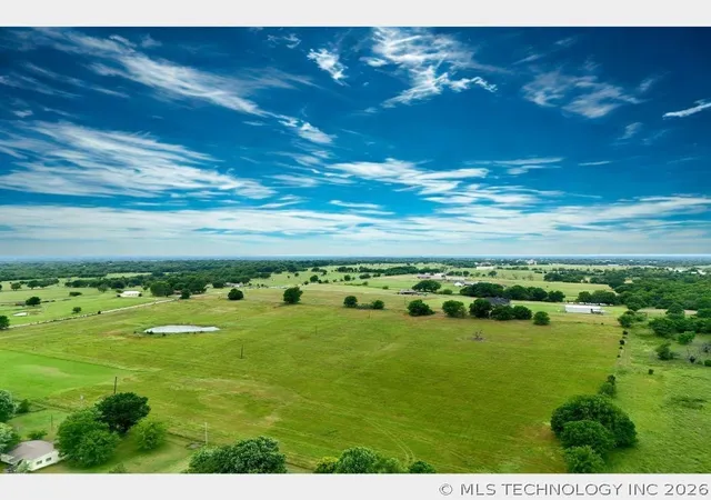 Homes for sale in Oologah, OK | 9 E 420 Rd, Oologah, OK 74053 | MLS# 2618182
