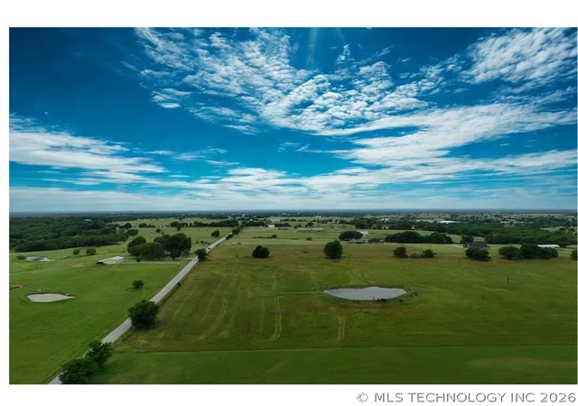 Homes for sale in Oologah, OK | 9 E 420 Rd, Oologah, OK 74053 | MLS# 2618182