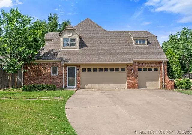 Photo 3 of Sale Pending at 2508 Kingston Dr, Bartlesville, OK 74006 | MLS# 2617935 | Listing updated on 2026-10-05