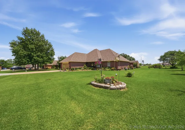 Homes for sale in Skiatook, OK | 5801 Saddle Ln, Skiatook, OK 74070 | MLS# 2618166