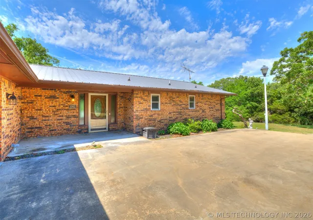 3rd image of 1082 Gaines Creek Loop, Eufaula, OK 74432 | MLS# 2618206