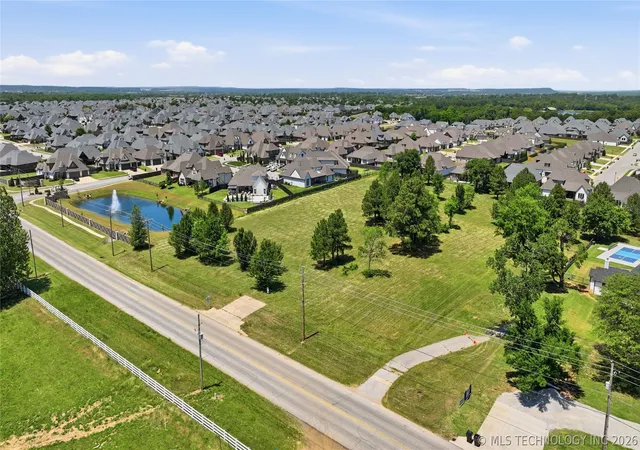Homes for sale in Jenks, OK | 633 E 131 St S, Jenks, OK 74037 | MLS# 2618144