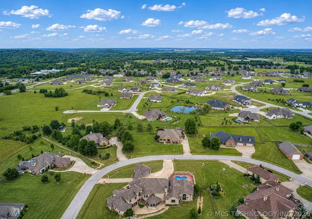 Homes for sale in Broken Arrow, OK | 6908 S 310th Ave, Broken Arrow, OK 74014 | MLS# 2617962