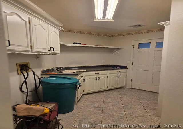 32nd image of 112 Circle Dr, Checotah, OK 74426 | MLS# 2618245