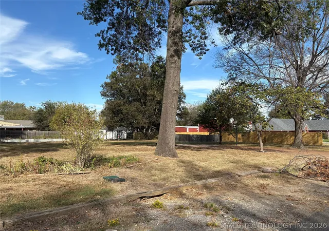 Homes for sale in Wagoner, OK | 701 Ne 4Th St, Wagoner, OK 74467 | MLS# 2618246