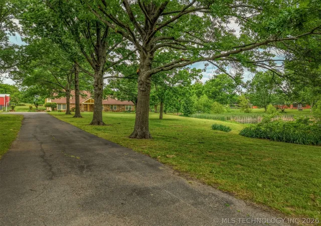 Photo 3 of Single family home for sale at 610 N 177th East Ave, Catoosa, OK 74015 | MLS# 2618187 | Listing updated on 2026-08-27