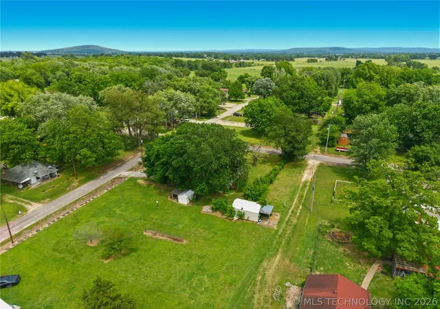 Homes for sale in Westville, OK | 321 E Delaware, Westville, OK 74965 | MLS# 2618304