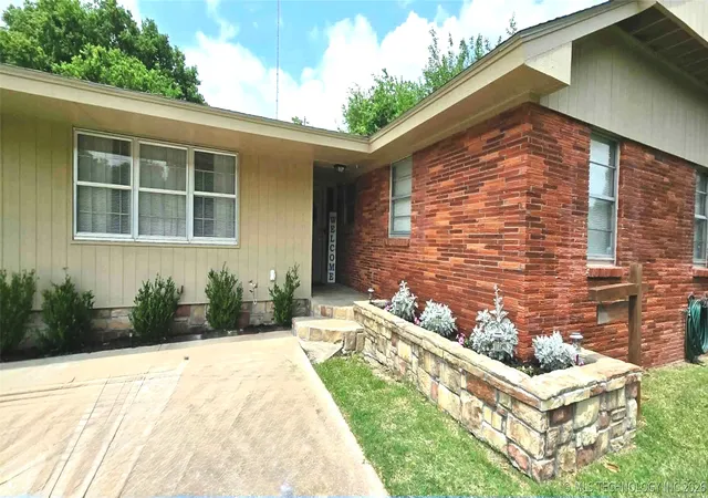 Homes for sale in Ada, OK | 908 W 23Rd, Ada, OK 74820 | MLS# 2618137