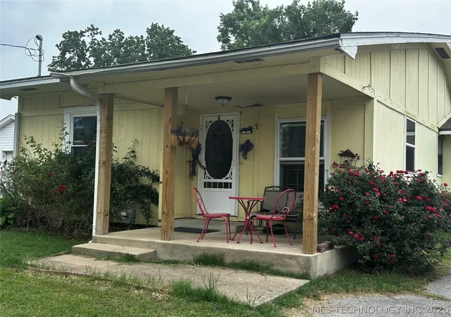 Homes for sale in Claremore, OK | 718 E 5th St, Claremore, OK 74017 | MLS# 2618307