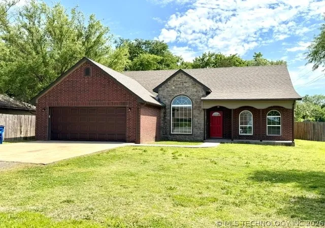 Photo 1 of Single family home for sale at 1502 Ne 2nd Street, Wagoner, OK 74467 | MLS# 2618099 | Listing updated on 2026-08-25