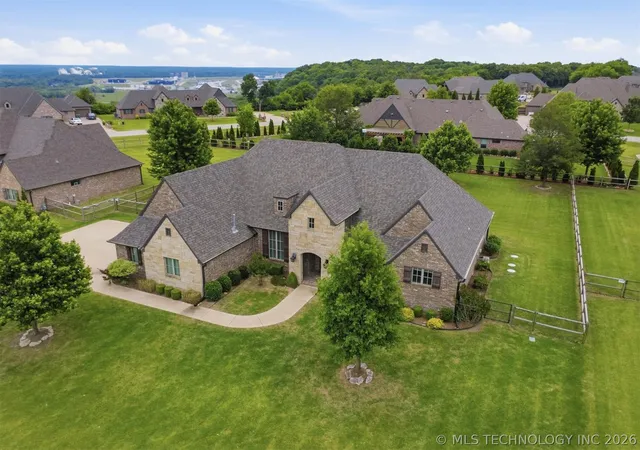 Homes for sale in Owasso, OK | 19746 E 70Th St, Owasso, OK 74055 | MLS# 2618346