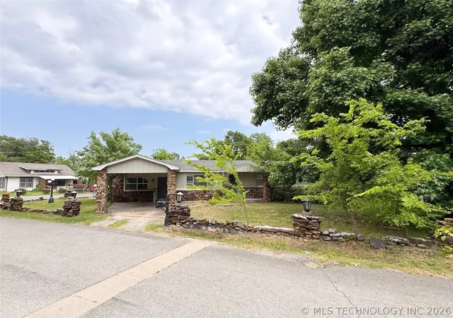 2nd image of 110 Brewer Ave, Tahlequah, OK 74464 | MLS# 2618352