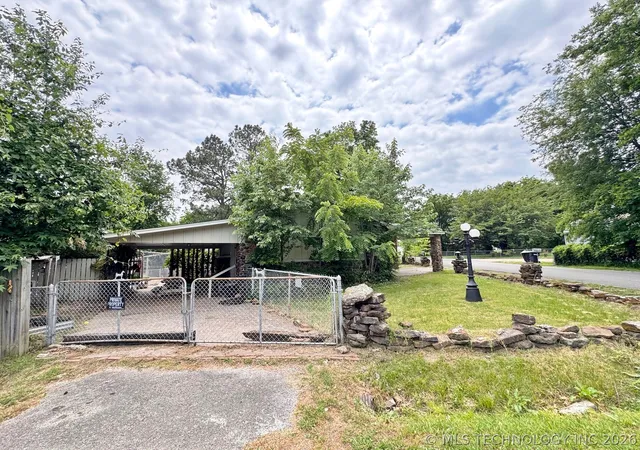 5th image of 110 Brewer Ave, Tahlequah, OK 74464 | MLS# 2618352