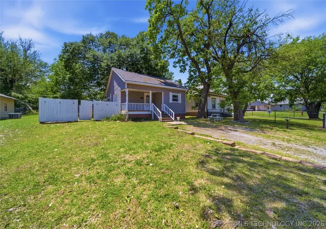 Homes for sale in Collinsville, OK | 1419 W Maple St, Collinsville, OK 74021 | MLS# 2618374
