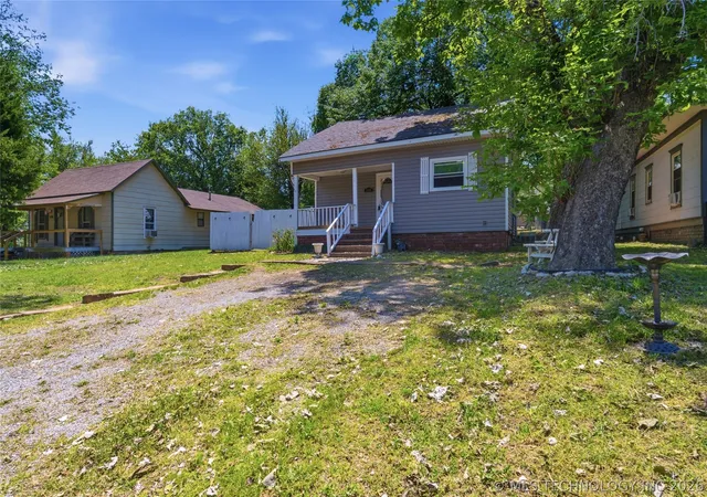 Homes for sale in Collinsville, OK | 1419 W Maple St, Collinsville, OK 74021 | MLS# 2618374
