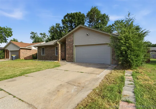 Homes for sale in Jenks, OK | 518 E E St, Jenks, OK 74037 | MLS# 2618230