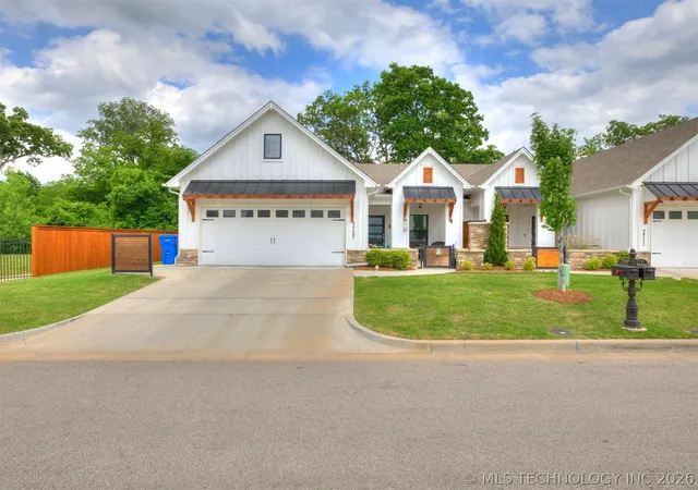 Homes for sale in Broken Arrow, OK | 7707 S Redbud Ave, Broken Arrow, OK 74011 | MLS# 2618216