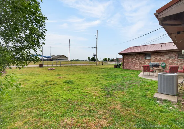Homes for sale in Bartlesville, OK | 5716 Baylor Dr, Bartlesville, OK 74006 | MLS# 2618395