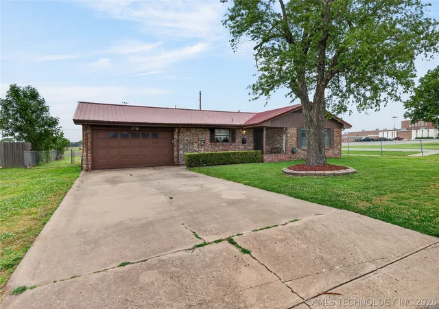 Homes for sale in Bartlesville, OK | 5716 Baylor Dr, Bartlesville, OK 74006 | MLS# 2618395