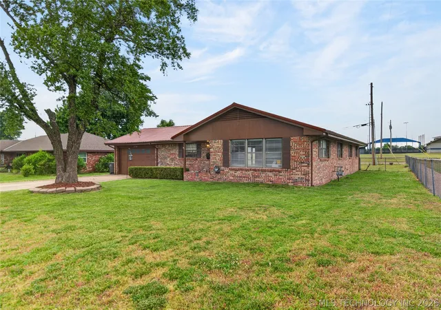 Homes for sale in Bartlesville, OK | 5716 Baylor Dr, Bartlesville, OK 74006 | MLS# 2618395