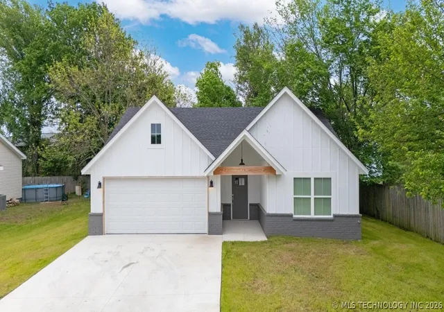 3rd image of 101 Zachary Dr, Grove, OK 74344 | MLS# 2617948