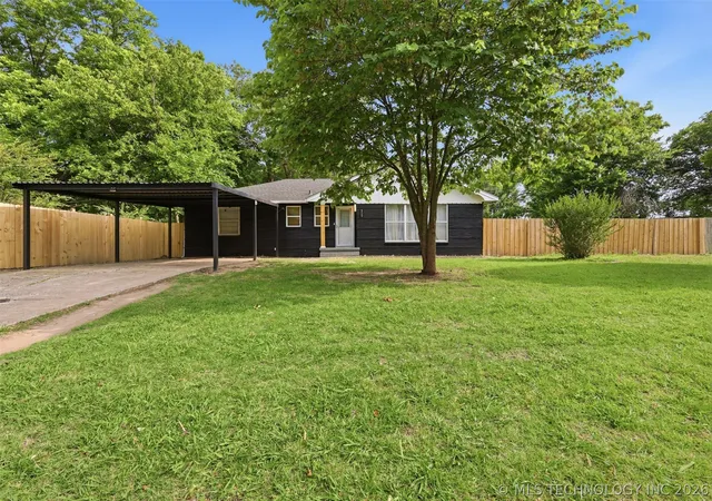 1st image of 909 W 9th St, Ada, OK 74820 | MLS# 2618402
