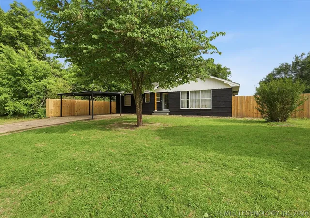 Photo 3 of Sale Pending at 909 W 9th Street, Ada, OK 74820 | MLS# 2618402 | Listing updated on 2026-08-20
