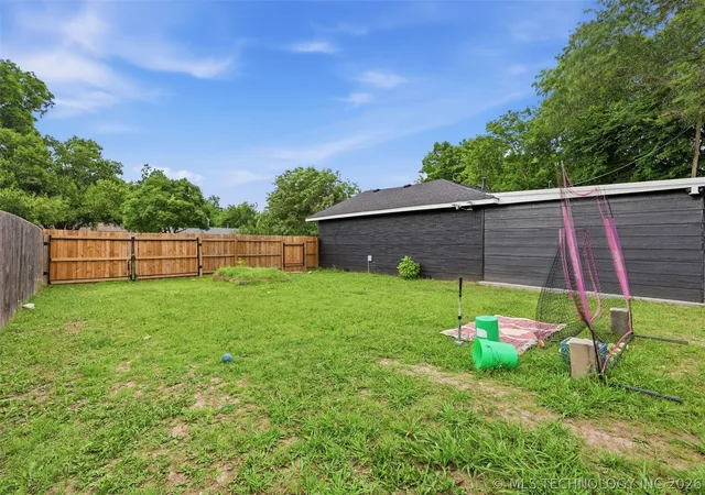 42nd image of 909 W 9th St, Ada, OK 74820 | MLS# 2618402