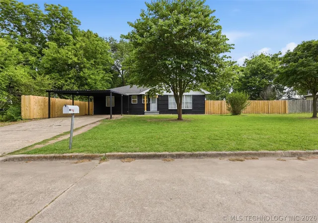 Photo 4 of Sale Pending at 909 W 9th Street, Ada, OK 74820 | MLS# 2618402 | Listing updated on 2026-08-20