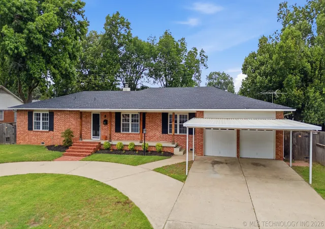 3rd image of 4817 E 25Th Pl, Tulsa, OK 74114 | MLS# 2616608