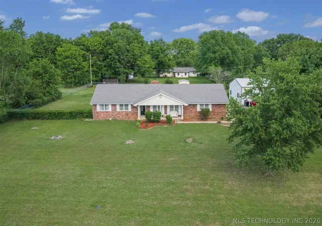 43rd image of 212 N Will Rogers Loop W, Oologah, OK 74053 | MLS# 2618493
