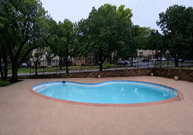 2nd image of 6729 S Richmond Ave, Tulsa, OK 74136