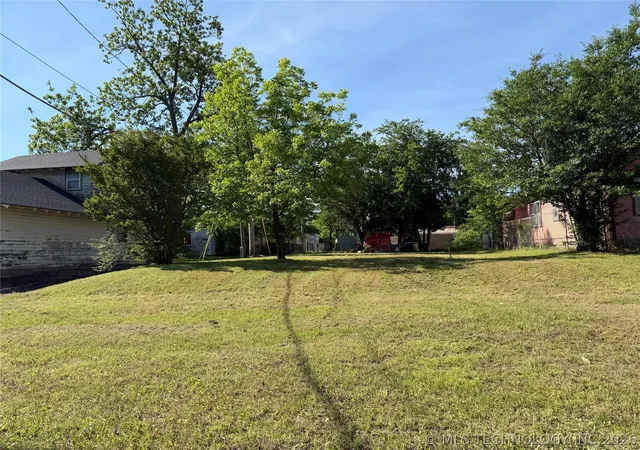 Homes for sale in Okmulgee, OK | 414 E 9th St, Okmulgee, OK 74447 | MLS# 2618615