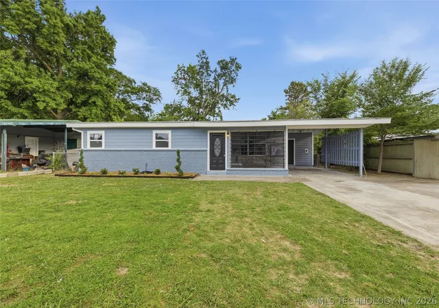 Homes for sale in Muskogee, OK | 2805 Estelle Ave, Muskogee, OK 74401 | MLS# 2618312