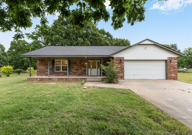 Homes for sale in Chouteau, OK | 1604 N Delaware St, Chouteau, OK 74337 | MLS# 2617691