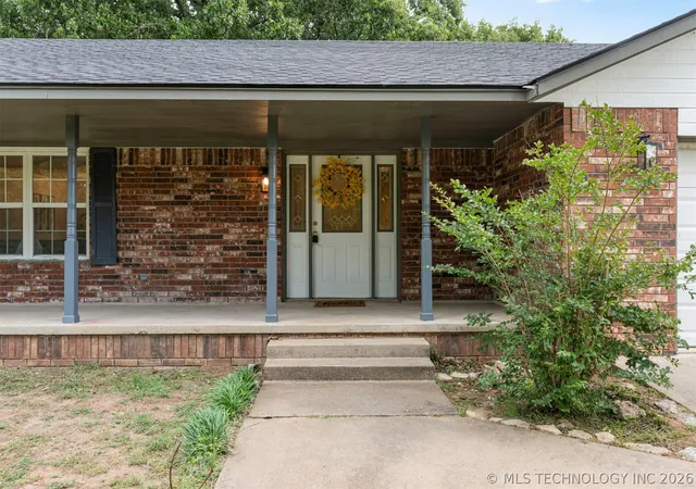 Homes for sale in Chouteau, OK | 1604 N Delaware St, Chouteau, OK 74337 | MLS# 2617691