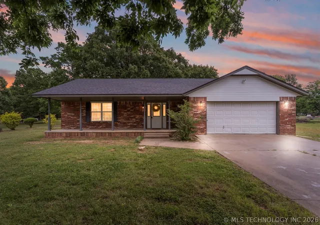 Homes for sale in Chouteau, OK | 1604 N Delaware St, Chouteau, OK 74337 | MLS# 2617691