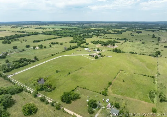 Homes for sale in Porum, OK | 10034 E 233Rd S, Porum, OK 74455 | MLS# 2618511