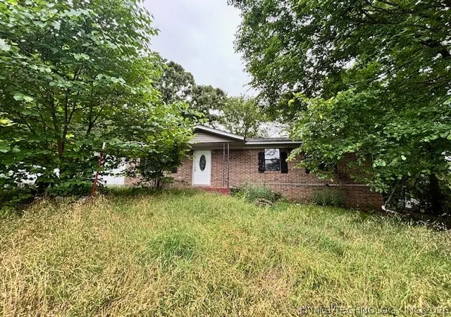 Photo 2 of Single family home for sale at 500 Nw 2nd Street, Wilburton, OK 74578 | MLS# 2618676 | Listing updated on 2026-08-27