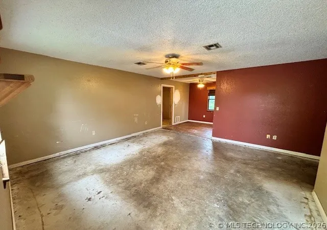 Photo 3 of Single family home for sale at 500 Nw 2nd Street, Wilburton, OK 74578 | MLS# 2618676 | Listing updated on 2026-08-27