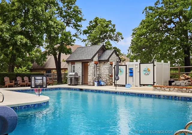 Photo 3 of Single family home for sale at 4809 Oak Leaf Dr, Tulsa, OK 74132 | MLS# 2618503 | Listing updated on 2026-09-29