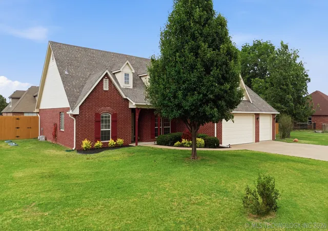 Homes for sale in Collinsville, OK | 5675 E 144th St, Collinsville, OK 74021 | MLS# 2618007
