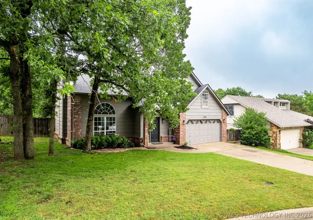 Homes for sale in Tulsa, OK | 3426 S 76Th Westavenue, Tulsa, OK 74107 | MLS# 2618172