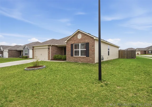 Homes for sale in Claremore, OK | 23434 S Donna Ln, Claremore, OK 74019 | MLS# 2618599