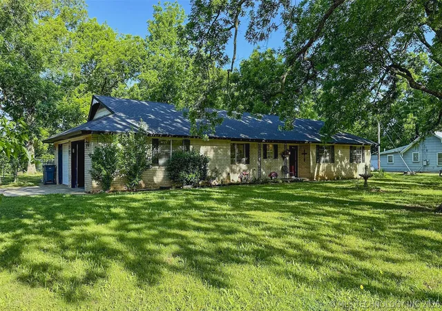 Homes for sale in Roff, OK | 730 S Broadway, Roff, OK 74865 | MLS# 2618691