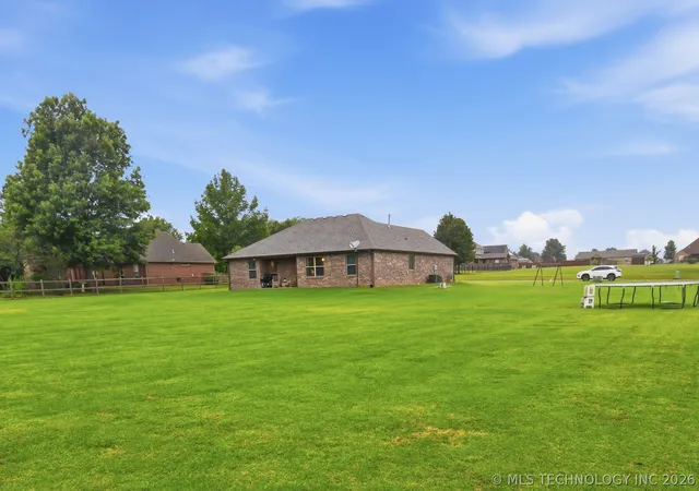 Homes for sale in Sand Springs, OK | 40 Osprey Dr, Sand Springs, OK 74063 | MLS# 2618697