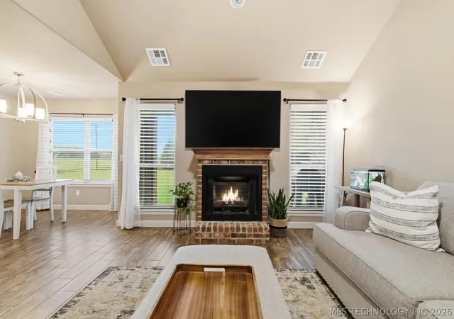 Homes for sale in Sand Springs, OK | 40 Osprey Dr, Sand Springs, OK 74063 | MLS# 2618697