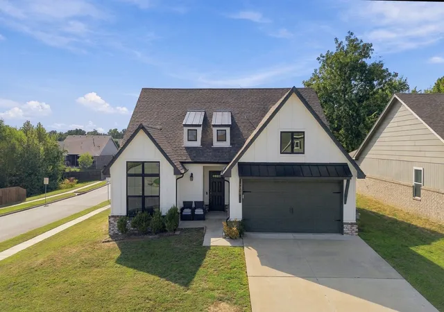 Photo 2 of Sale Pending at 7312 S Indianwood Ave, Broken Arrow, OK 74011 | MLS# 2618696 | Listing updated on 2026-09-28